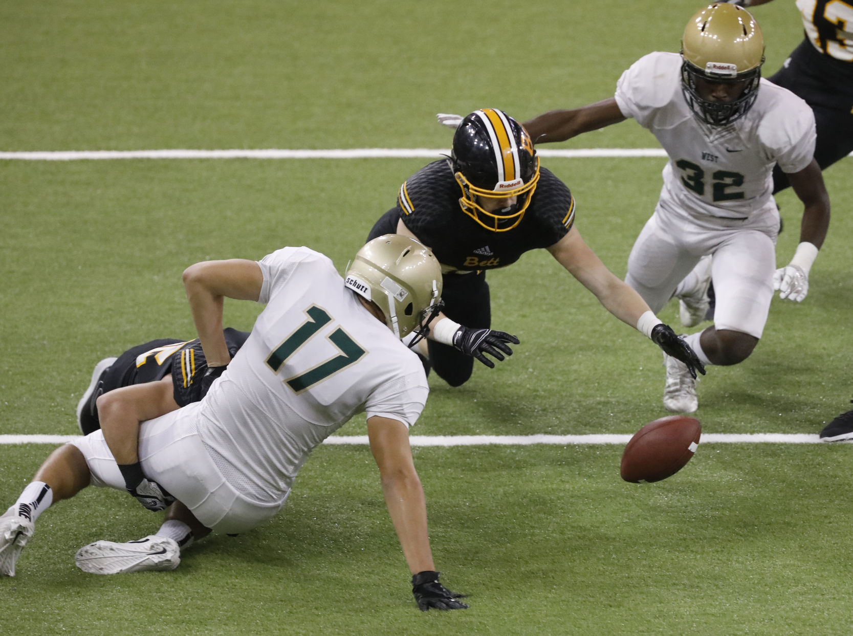 111017mp-4a-Bettendorf-13